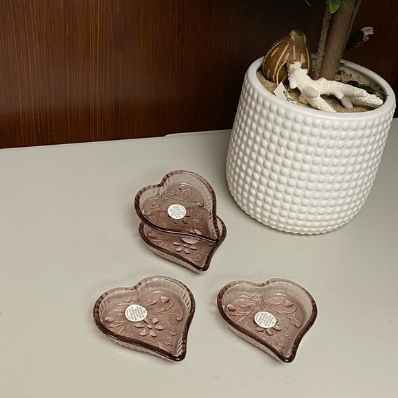 Vintage Tiara Glass Heart shape vanity tray - Picture 4 of 13